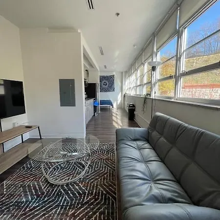 Cute And Cozy Studio In The Heart Of Kansas City #101